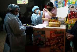 秘鲁要求疫苗生产商延长有效期以降低损失风险