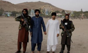 塔利班成员不能携带武器进入游乐园