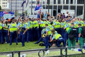 新西兰警方逮捕了新冠疫苗强制抗议活动进入第3天