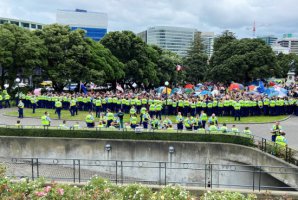 新西兰抗议疫苗授权和严格的COVID-19限制