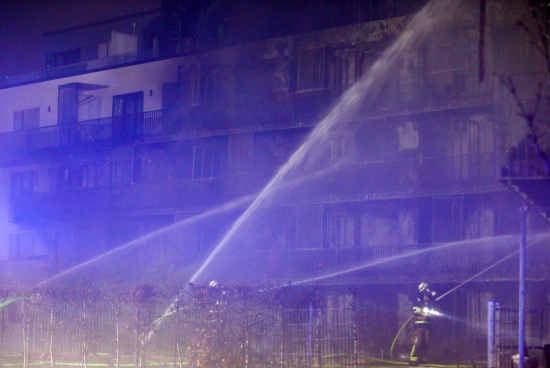 德国公寓楼起火至少3人受伤