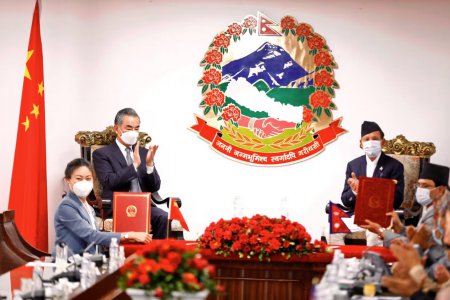 <b>中国和尼泊尔计划建设跨边境电网</b>