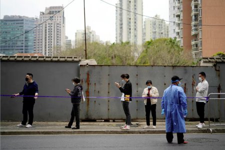 上海敦促耐心抗疫 因为病例数在两周内首次下降