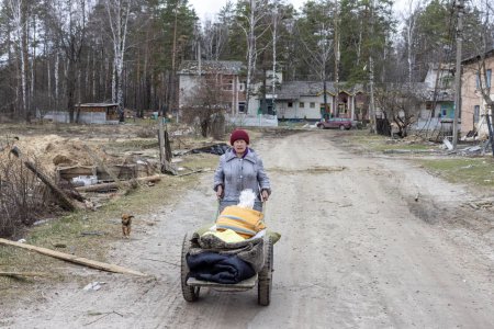 俄乌战争期间乌克兰村民被关在学校地下室数周后死