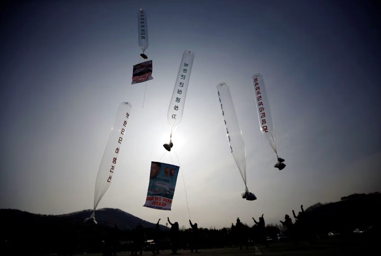 韩国官员表示传单气球可能会再次漂到朝鲜上空