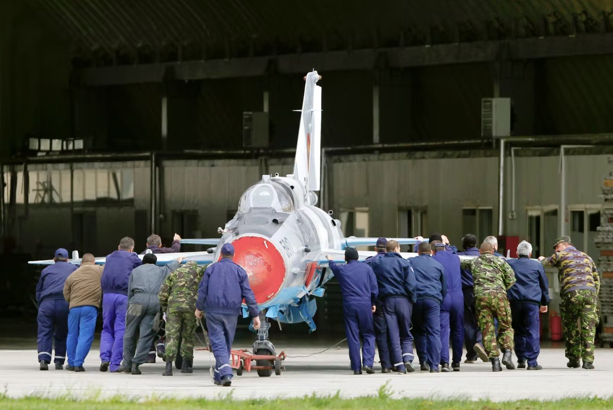 罗马尼亚暂停军用MIG-21战机以加快F-16战机采购