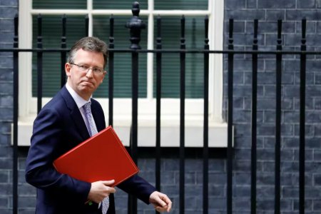 英国前大臣称约翰逊首相应因封锁派对辞职