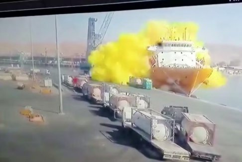 约旦港口工人暂停工作以抗议氯气泄漏造成的死亡