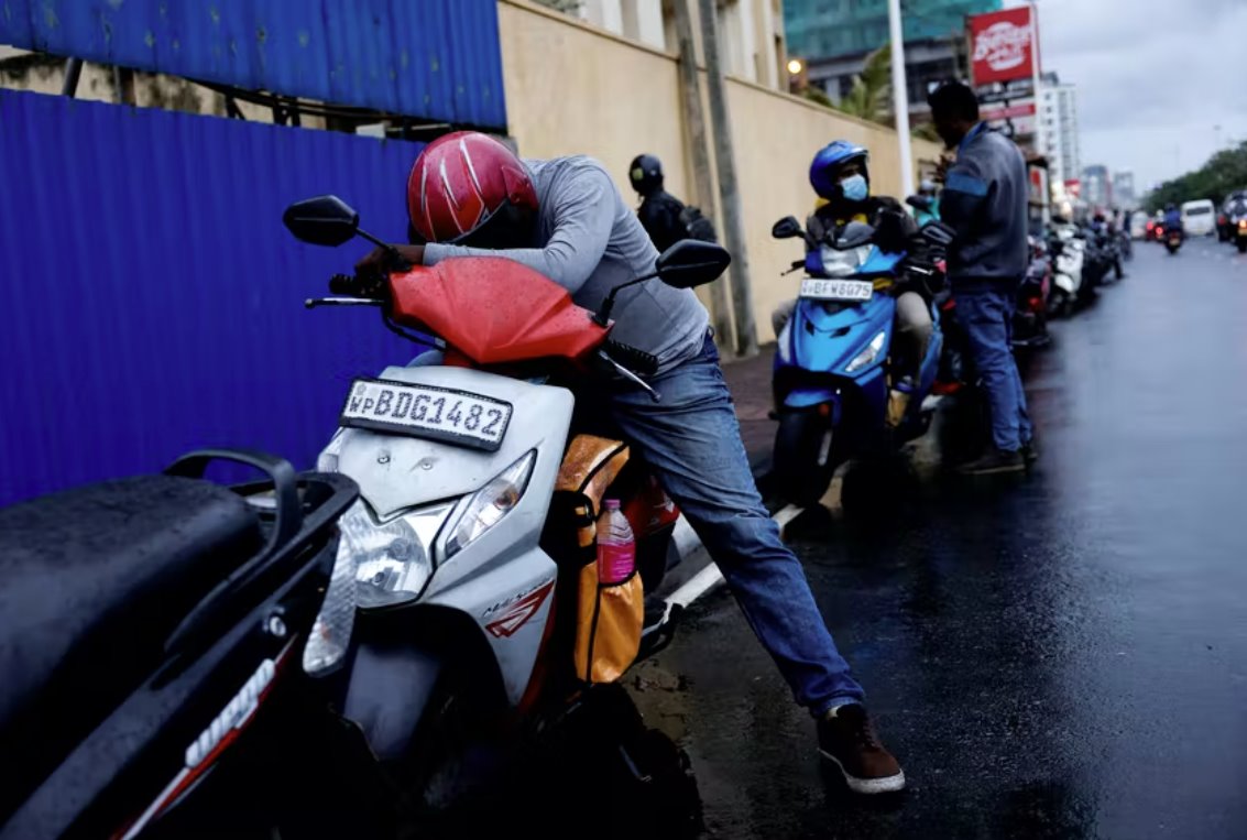 斯里兰卡陷入金融危机难以支付燃油运输费用