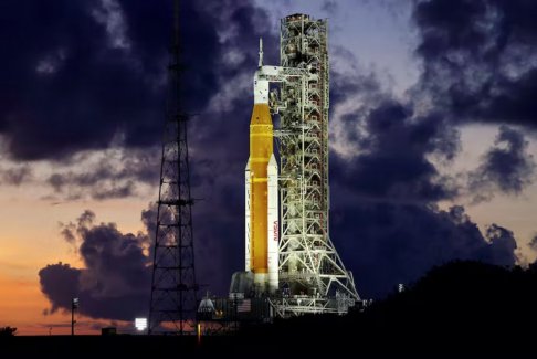 美国月球火箭首次发射时间暂定8月29日