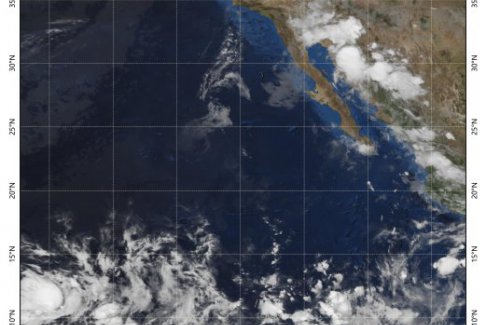东北太平洋热带风暴霍华德向西移动