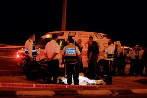 以色列军官杀死涉嫌刺伤的巴勒斯坦人