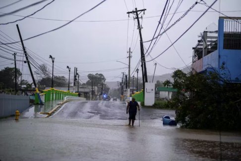 飓风菲奥娜造成波多黎各市停电持续