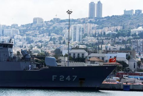 土耳其军舰停靠在以色列港口