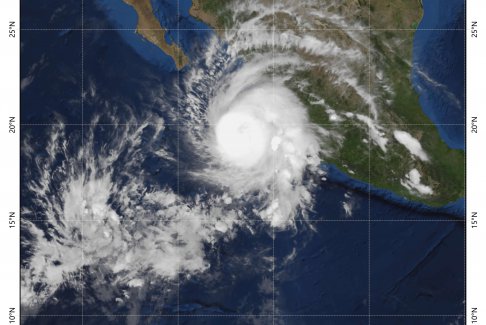 飓风罗斯林增强至4级飓风登陆墨西哥