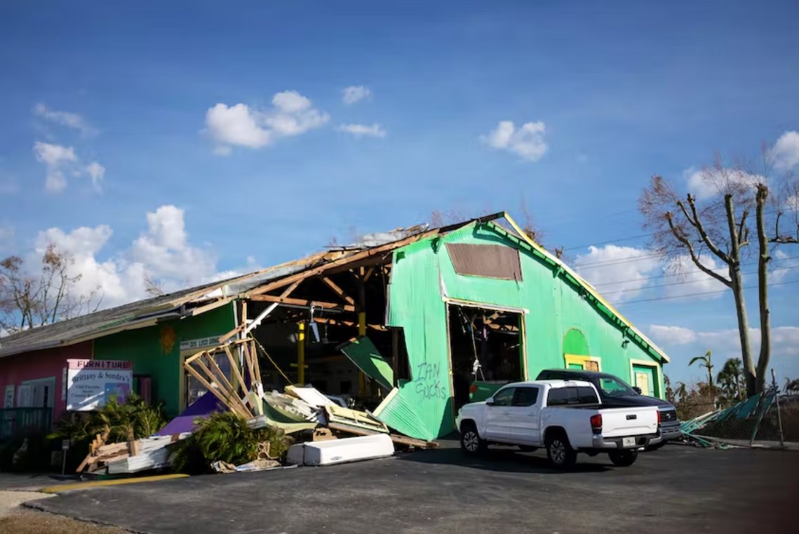 飓风伊恩过后佛罗里达州近27万户家庭停电