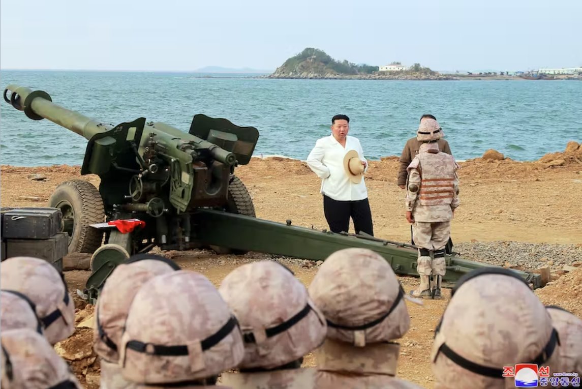 朝鲜金正恩吹捧在前导弹试验场建造的新大型温室农场