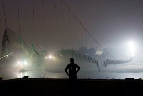 印度古吉拉特邦因吊桥坍塌地方高级管理人员被停职