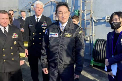 日本在东亚紧张局势中举办多国海军团结展示会