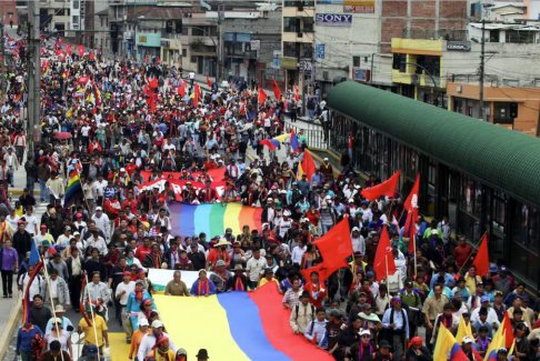 厄瓜多尔土著抗议在法院裁决后拒绝在他们的土地上