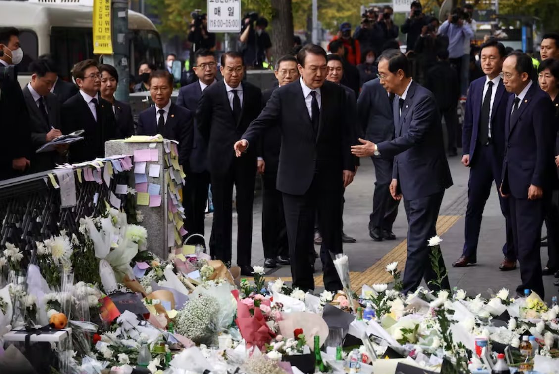 韩国总理敦促警方解释对万圣节踩踏事件的反应