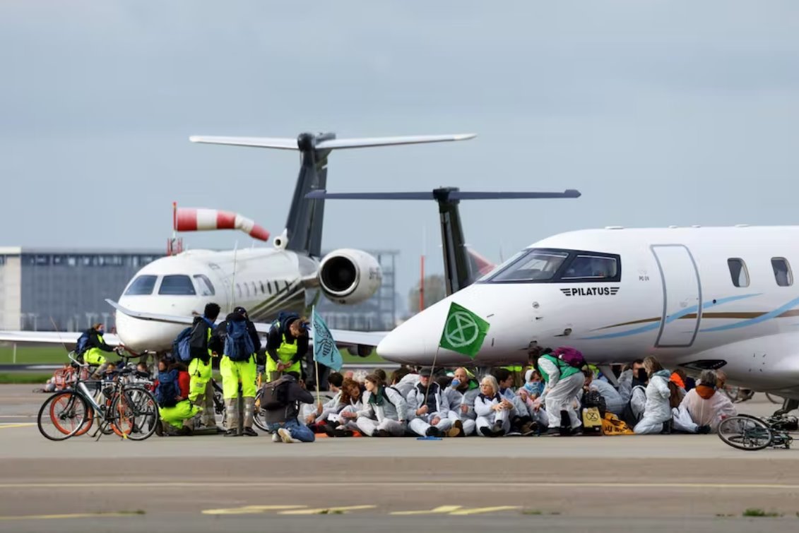 气候活动家阻止私人飞机在史基浦机场起飞