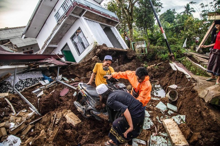 印尼5.6级地震已造成310人遇难