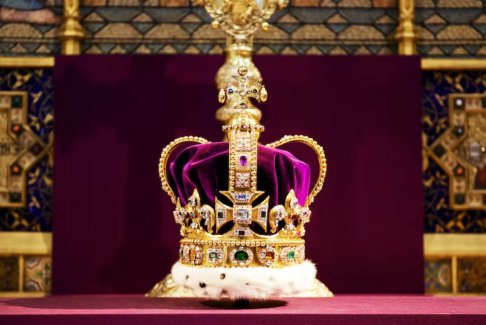为查尔斯国王的加冕礼改造王冠