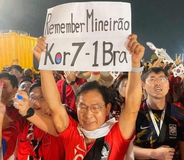 韩国球迷赛前用7比1嘲讽巴西 结果韩国队溃败