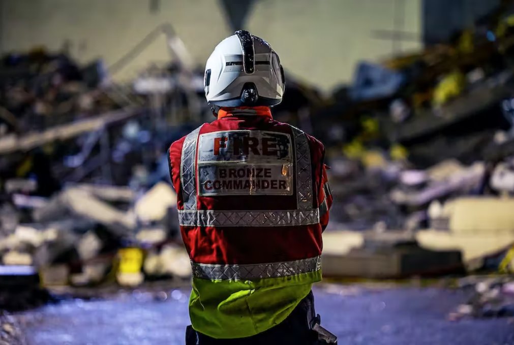 法国泽西岛公寓楼爆炸救援在继续 找到幸存者希望渺茫