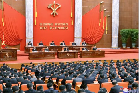 朝鲜金正恩因担心粮食短缺召开会议改善经济