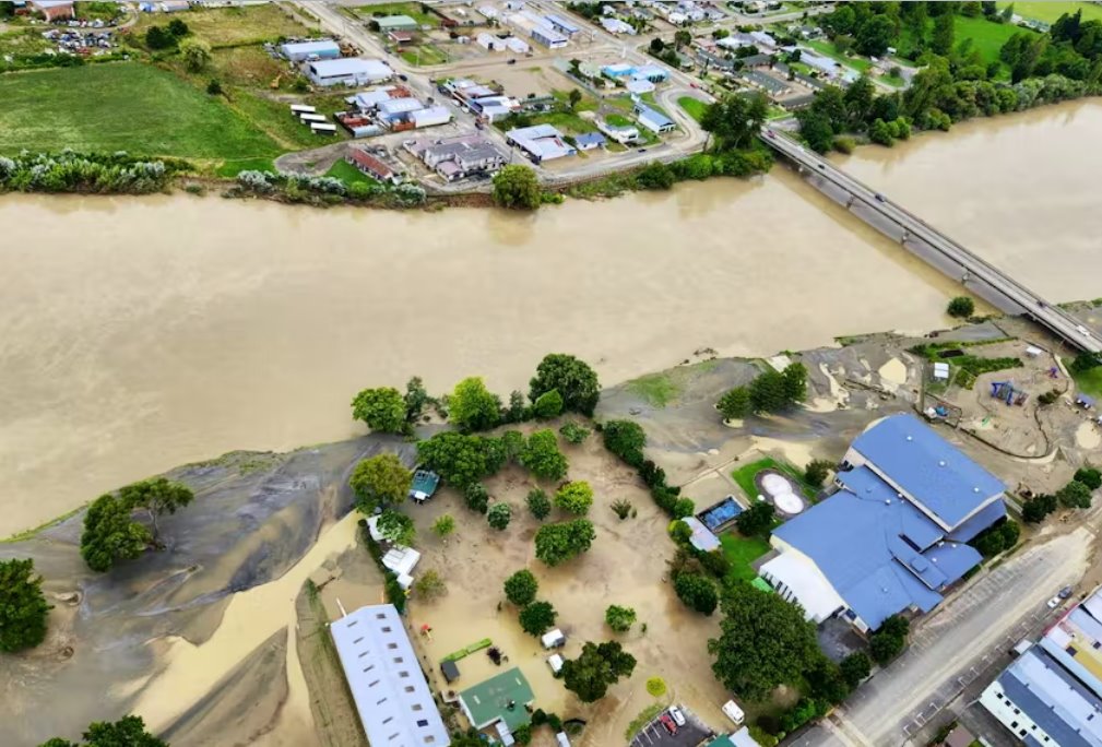 新西兰警方正在寻找飓风加布里埃尔过后仍然失踪的8人