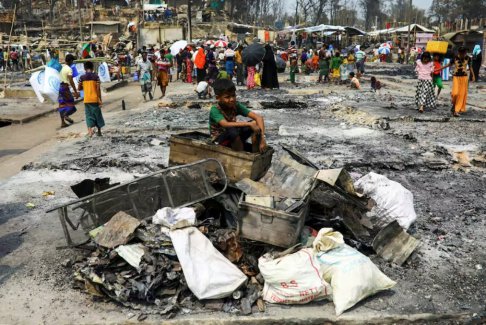 孟加拉国小组称罗兴亚人营地的火灾是“有计划的破