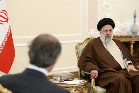 伊朗总统在叙利亚战争后首次访问大马士革