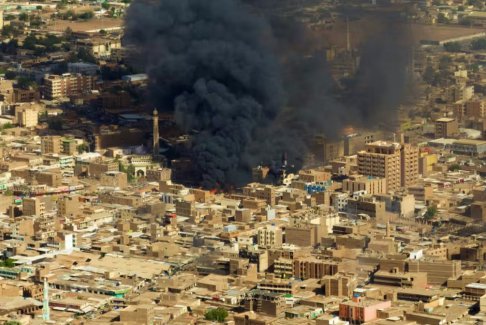 苏丹首都的空袭和炮火升级