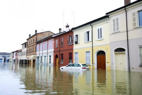 意大利洪水 正在参加G7峰会的梅洛尼将提前一天离开