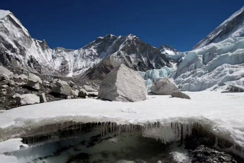到2100年 喜马拉雅冰川的冰量将减少75%