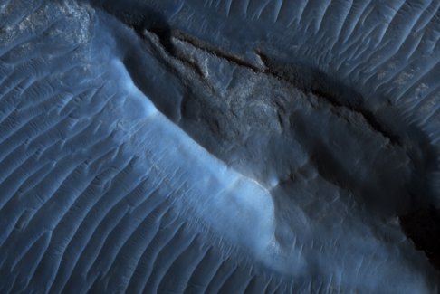 NASA的新火星视频令人震惊 火星陨石坑的景色