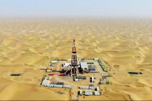 中国探测石油天然气钻1万米的深井