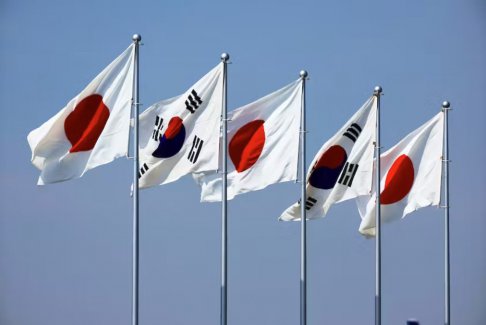 日本在悲观的年度安全评估中欢迎与韩国的解冻