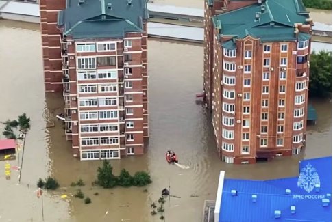 台风卡农路径经过俄罗斯洪水淹没俄罗斯数千间房屋