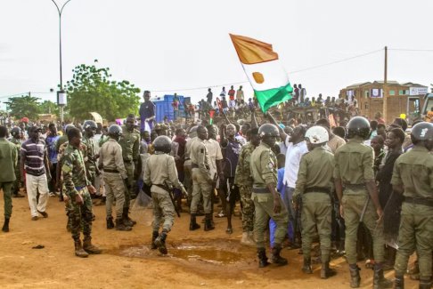 西非再次试图与尼日尔政变领导人接触