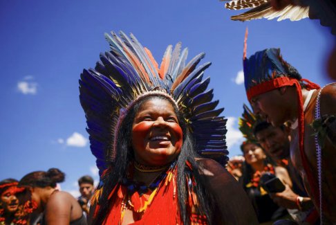 巴西原住民部长呼吁卢拉废除农业游说团体的土地法