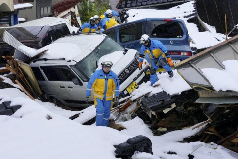 美军将向日本地震灾区部署直升机