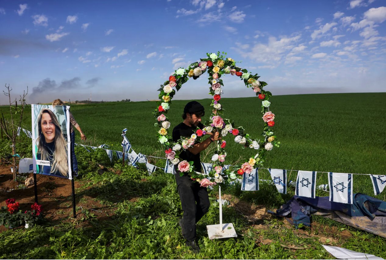 2024年1月21日，38岁的利拉兹·阿苏林(LirazAssulin)逃离诺瓦节，并在10月7日巴勒斯坦伊斯兰组织哈马斯枪手的致命袭击中丧生，她的家人在以色列南部的卡法阿扎基布兹(KibbutzKfarAza)附近为她建造了一座纪念碑。