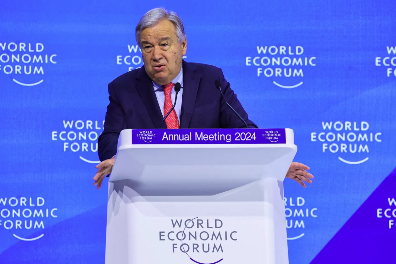 联合国秘书长安东尼奥·古特雷斯出席2024年1月17日在瑞士达沃斯举行的世界经济论坛第54届年会。