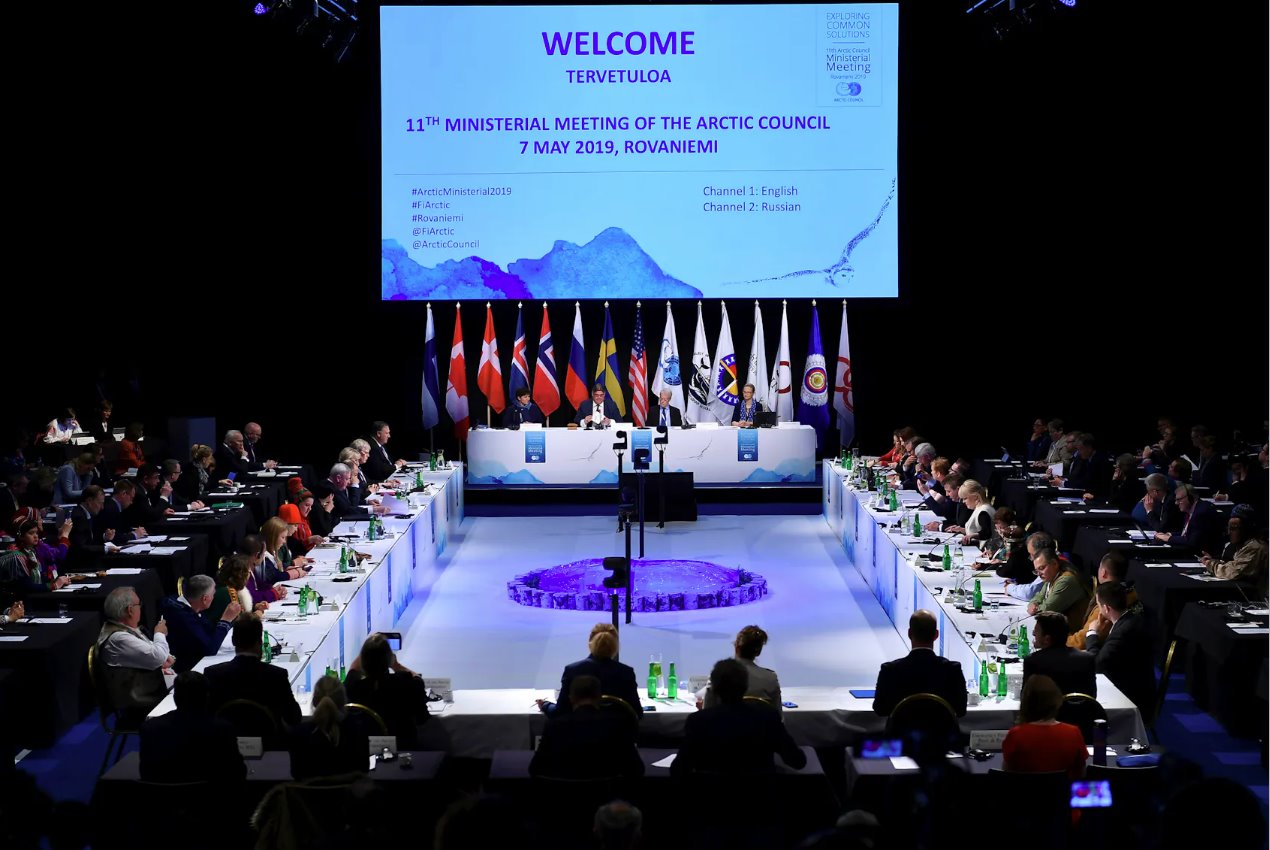 各国外交部长出席2019年5月7日在芬兰罗瓦涅米LappiAreena举行的北极理事会峰会。