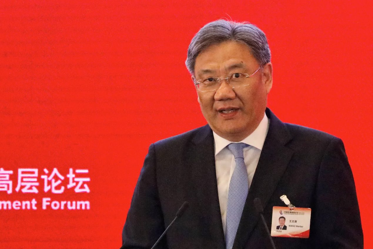 中国商务部部长王文涛于2023年3月26日在中国北京举行的2023年中国发展高层论坛上发表讲话。