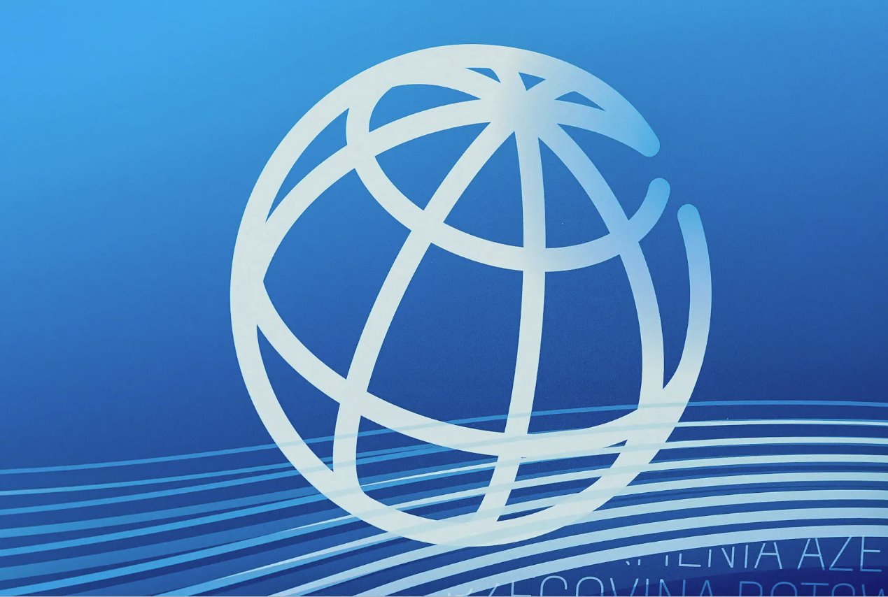 世界银行标志出现在2023年4月13日于美国华盛顿举行的世界银行集团和国际货币基金组织2023年春季会议上。