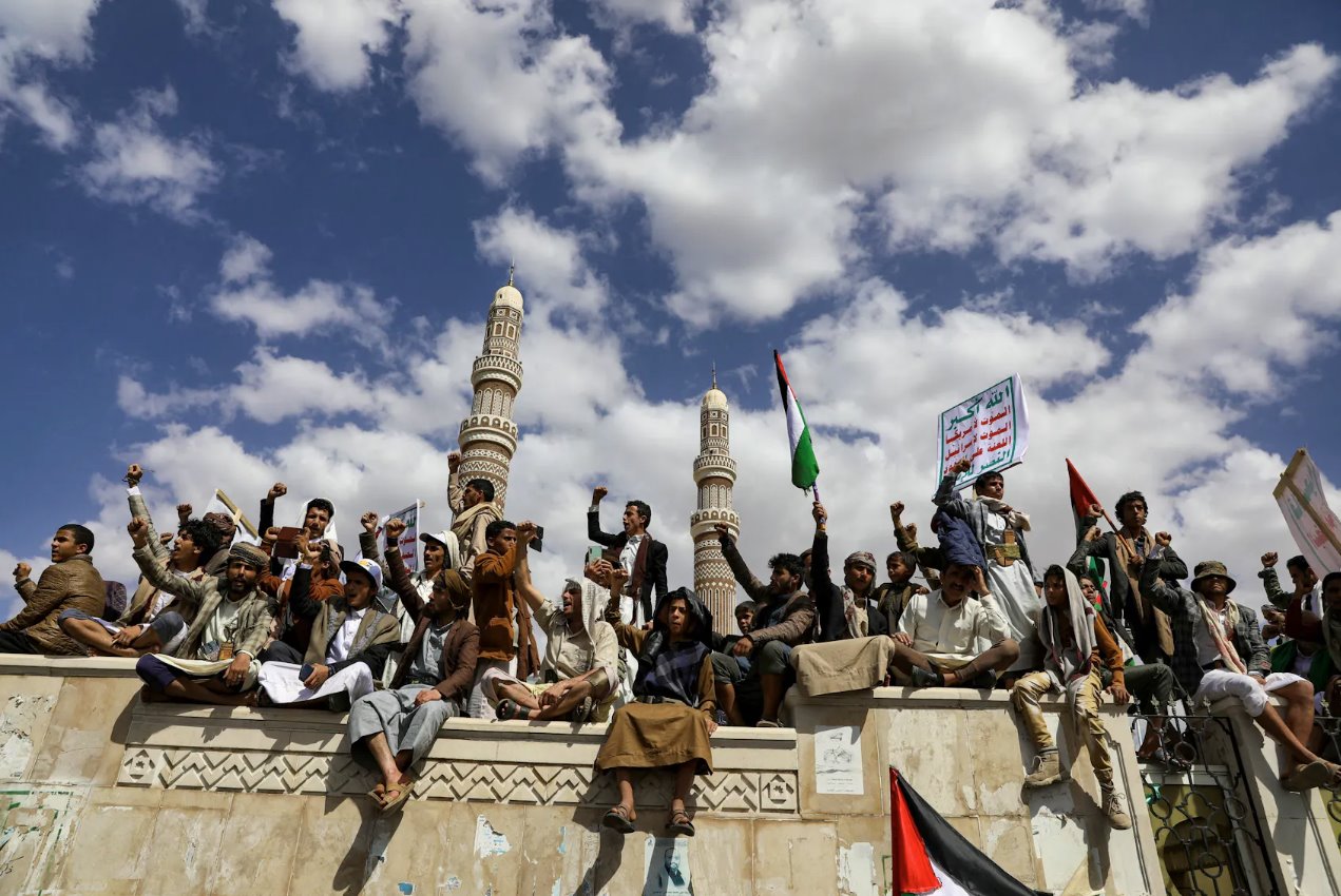 2024年3月15日，也门萨那，胡塞武装支持者表示对加沙地带巴勒斯坦人的持续支持。